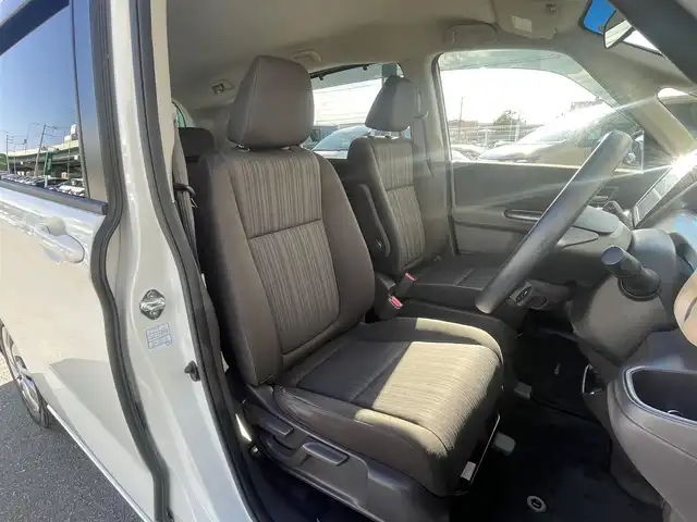 ホンダ フリード G ホンダセンシング 福岡県 2019(令1)年 3.6万km ホワイトオーキッドパール 純正9型SDナビ(フルセグTV/CD/DVD/BT)バックカメラホンダセンシング両側パワスラコーナーセンサークルコンドラレコETC純正LED純正フロアマットスマートキープッシュスタート