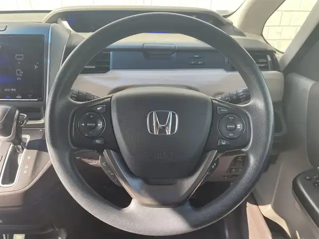 ホンダ フリード G ホンダセンシング 福岡県 2019(令1)年 3.6万km ホワイトオーキッドパール 純正9型SDナビ(フルセグTV/CD/DVD/BT)バックカメラホンダセンシング両側パワスラコーナーセンサークルコンドラレコETC純正LED純正フロアマットスマートキープッシュスタート