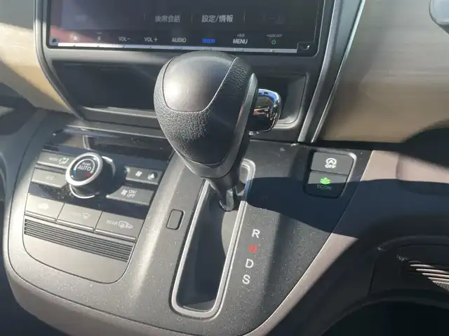 ホンダ フリード G ホンダセンシング 福岡県 2019(令1)年 3.6万km ホワイトオーキッドパール 純正9型SDナビ(フルセグTV/CD/DVD/BT)バックカメラホンダセンシング両側パワスラコーナーセンサークルコンドラレコETC純正LED純正フロアマットスマートキープッシュスタート