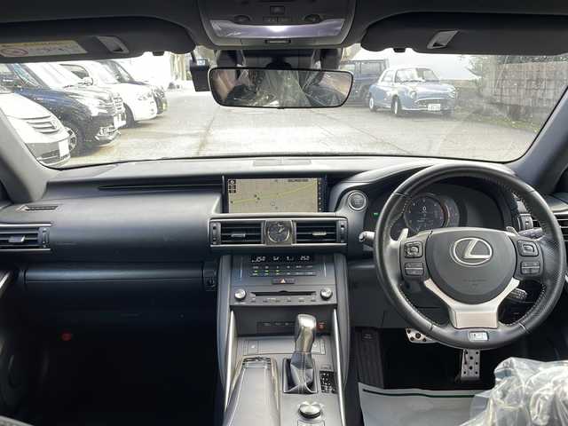 レクサス ＩＳ 300 Fスポーツ 福井県 2018(平30)年 6.7万km ブラック ワンオーナー/メーカー純正ナビーション/（CD/DVDS/BT）/フルセグテレビ/バックカメラ/BBS19インチアルミホイール/プリクラッシュセーフティ/レーンキープアシスト/アダプティブクルーズコントロール/パワーシート/シートヒーター/ステアリングリモコン/パドルシフト/ハーフレザーシート/LEDヘッドライト/オートリトラミー/オートハイビーム/オートライト/プッシュスタート/スマートキー/保証書/取扱説明書
