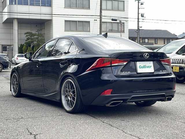 レクサス ＩＳ 300 Fスポーツ 福井県 2018(平30)年 6.7万km ブラック ワンオーナー/メーカー純正ナビーション/（CD/DVDS/BT）/フルセグテレビ/バックカメラ/BBS19インチアルミホイール/プリクラッシュセーフティ/レーンキープアシスト/アダプティブクルーズコントロール/パワーシート/シートヒーター/ステアリングリモコン/パドルシフト/ハーフレザーシート/LEDヘッドライト/オートリトラミー/オートハイビーム/オートライト/プッシュスタート/スマートキー/保証書/取扱説明書