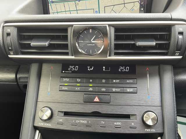 レクサス ＩＳ 300 Fスポーツ 福井県 2018(平30)年 6.7万km ブラック ワンオーナー/メーカー純正ナビーション/（CD/DVDS/BT）/フルセグテレビ/バックカメラ/BBS19インチアルミホイール/プリクラッシュセーフティ/レーンキープアシスト/アダプティブクルーズコントロール/パワーシート/シートヒーター/ステアリングリモコン/パドルシフト/ハーフレザーシート/LEDヘッドライト/オートリトラミー/オートハイビーム/オートライト/プッシュスタート/スマートキー/保証書/取扱説明書