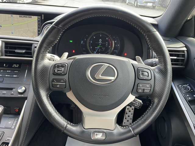 レクサス ＩＳ 300 Fスポーツ 神奈川県 2018(平30)年 6.7万km ブラック ワンオーナー/メーカー純正ナビーション/（CD/DVDS/BT）/フルセグテレビ/バックカメラ/BBS19インチアルミホイール/プリクラッシュセーフティ/レーンキープアシスト/アダプティブクルーズコントロール/パワーシート/シートヒーター/ステアリングリモコン/パドルシフト/ハーフレザーシート/LEDヘッドライト/オートリトラミー/オートハイビーム/オートライト/プッシュスタート/スマートキー/保証書/取扱説明書