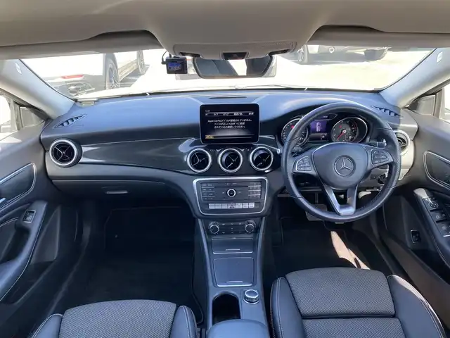 メルセデス・ベンツ ＣＬＡ１８０ Sブレイク AMG スタイル 福岡県 2018(平30)年 3.8万km ポーラホワイト ・クルーズコントロール/・純正ナビ/Bluetooth/USB/carplay/・バックカメラ/・ハーフレザーシート/シートヒーター/・ドライブレコーダー/・フルセグ/・ETC/・純正18AW/・ブラインドスポット