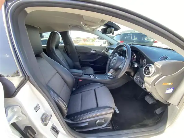 メルセデス・ベンツ ＣＬＡ１８０ Sブレイク AMG スタイル 福岡県 2018(平30)年 3.8万km ポーラホワイト ・クルーズコントロール/・純正ナビ/Bluetooth/USB/carplay/・バックカメラ/・ハーフレザーシート/シートヒーター/・ドライブレコーダー/・フルセグ/・ETC/・純正18AW/・ブラインドスポット