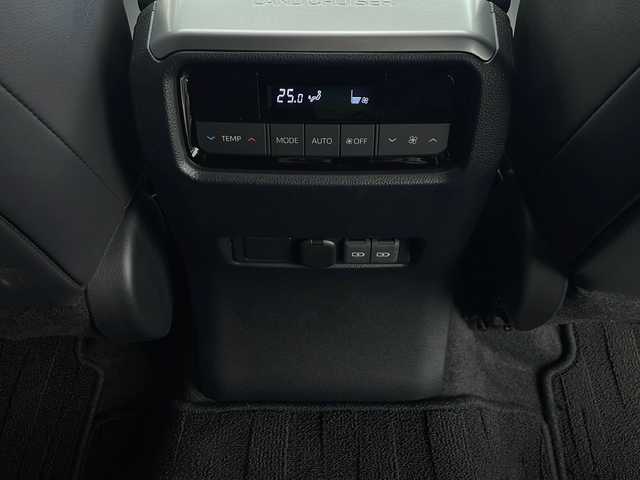 トヨタ ランドクルーザー ２５０ VX 秋田県 2024(令6)年 0.9万km プラチナホワイトパールマイカ 純正ナビ /フルセグTV /全方位カメラ/バックカメラ/サンルーフ /ETC2.0/電動リアゲート /デジタルインナーミラー /シートヒーター /ステアリングリモコン /オートエアコン/ライトレベライザー/オートマチックハイビーム/電格ミラー/ルーフレール/スマートキー/スペアキー有/クリアランスソナー/オートライト/純正フロアマット/コーナーセンサー/ウィンカーミラー/純正AW/フォグライト/ルーフーレール /運転席パワーシート /クルーズコントロール/オートライト/自動パーキングブレーキ/オートホールド/ステアリングリモコン/ステアリングヒーター/保証書/取扱説明書