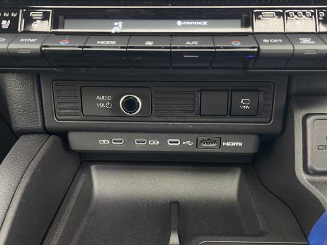 トヨタ ランドクルーザー ２５０ VX 秋田県 2024(令6)年 0.9万km プラチナホワイトパールマイカ 純正ナビ /フルセグTV /全方位カメラ/バックカメラ/サンルーフ /ETC2.0/電動リアゲート /デジタルインナーミラー /シートヒーター /ステアリングリモコン /オートエアコン/ライトレベライザー/オートマチックハイビーム/電格ミラー/ルーフレール/スマートキー/スペアキー有/クリアランスソナー/オートライト/純正フロアマット/コーナーセンサー/ウィンカーミラー/純正AW/フォグライト/ルーフーレール /運転席パワーシート /クルーズコントロール/オートライト/自動パーキングブレーキ/オートホールド/ステアリングリモコン/ステアリングヒーター/保証書/取扱説明書