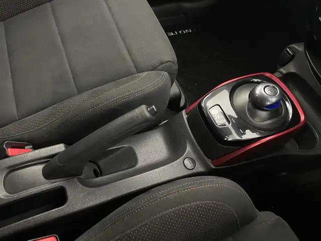 日産 ノート e－パワー ニスモ 宮城県 2019(令1)年 5万km シルバー ディスプレイオーディオ/・BT接続/・CD/DVD/・ブルーレイ対応/・USB入力/・AM/FM/純正16インチAW/クルーズコントロール/レザーシート/・ニスモ専用/LEDヘッドライト/・フォグランプ/レーンキープアシスト/革巻きステアリング/・ステアリングスイッチ