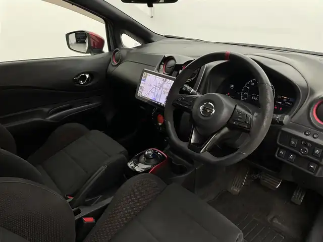 日産 ノート e－パワー ニスモ 宮城県 2019(令1)年 5万km シルバー ディスプレイオーディオ/・BT接続/・CD/DVD/・ブルーレイ対応/・USB入力/・AM/FM/純正16インチAW/クルーズコントロール/レザーシート/・ニスモ専用/LEDヘッドライト/・フォグランプ/レーンキープアシスト/革巻きステアリング/・ステアリングスイッチ