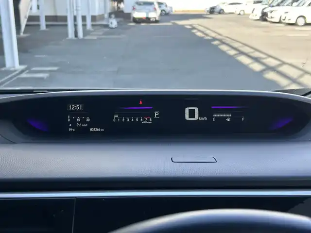 ホンダ ステップワゴン スパーダ ホンダセンシング 静岡県 2019(令1)年 3.9万km プレミアムスパークルブラックパール ホンダセンシング/純正7インチナビ/FM/AM/フルセグTV/Bluetooth/iPod/SD/3列シート（7人乗り）/追従クルーズコントロール/両側パワースライドドア/ターボエンジン/バックカメラ/ETC/純正フロアマット/LEDヘッドライト/オートライト/オートハイビーム/純正16AW