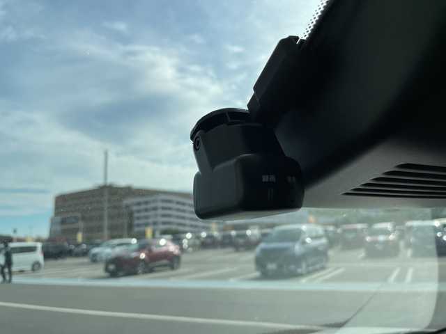 日産 ノート X 愛知県 2021(令3)年 5.5万km ピュアホワイトパール 純正9型ナビ/バックカメラ/コーナーセンサー/LEDヘッドライト/オートマチックハイビーム/ドライブレコーダー/ETC/衝突軽減システム/フルセグ/CD DVD/Bluetooth/ステアリングスイッチ/スマートキー/プッシュスタート