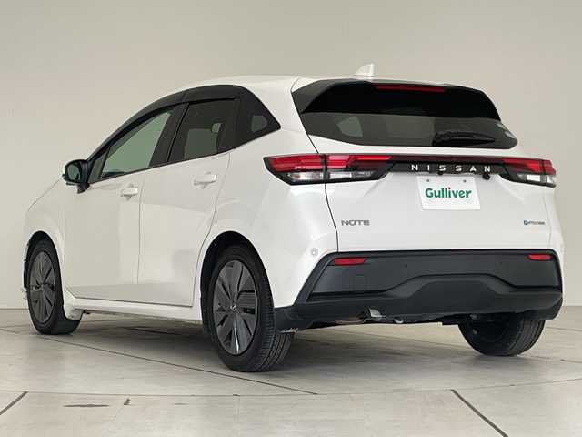 日産 ノート X 愛知県 2021(令3)年 5.5万km ピュアホワイトパール 純正9型ナビ/バックカメラ/コーナーセンサー/LEDヘッドライト/オートマチックハイビーム/ドライブレコーダー/ETC/衝突軽減システム/フルセグ/CD DVD/Bluetooth/ステアリングスイッチ/スマートキー/プッシュスタート