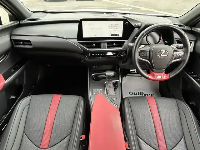 レクサス ＵＸ 250h Fスポーツ エモーショナルエクスプローラ 和歌山県 2023(令5)年 1.7万km ブラック/ホワイトノーヴァガラスフレーク 三眼LEDヘッドライト/純正メーカーナビ/パノラミックビューモニター/プリクラッシュセーフティー/レーダークルーズコントロール/レーンディパーチャーアラート/HUD/純正アルミホイール/純正フロアマット/パワーバックドア/純正ビルトインETC２，０/パワーシート/シートヒーター/シートエアベンチレーション/ステアリングヒーター/フォグランプ/オートライト/オートマチックハイビーム