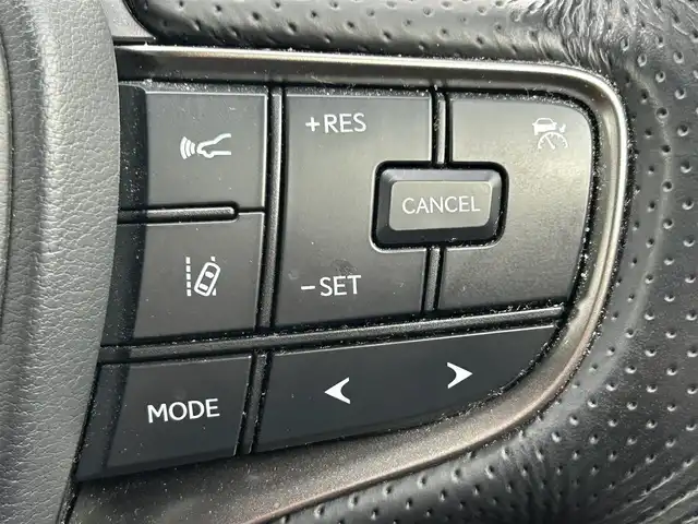 レクサス ＵＸ 250h Fスポーツ エモーショナルエクスプローラ 和歌山県 2023(令5)年 1.7万km ブラック/ホワイトノーヴァガラスフレーク 三眼LEDヘッドライト/純正メーカーナビ/パノラミックビューモニター/プリクラッシュセーフティー/レーダークルーズコントロール/レーンディパーチャーアラート/HUD/純正アルミホイール/純正フロアマット/パワーバックドア/純正ビルトインETC２，０/パワーシート/シートヒーター/シートエアベンチレーション/ステアリングヒーター/フォグランプ/オートライト/オートマチックハイビーム