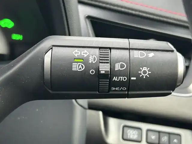 レクサス ＵＸ 250h Fスポーツ エモーショナルエクスプローラ 和歌山県 2023(令5)年 1.7万km ブラック/ホワイトノーヴァガラスフレーク 三眼LEDヘッドライト/純正メーカーナビ/パノラミックビューモニター/プリクラッシュセーフティー/レーダークルーズコントロール/レーンディパーチャーアラート/HUD/純正アルミホイール/純正フロアマット/パワーバックドア/純正ビルトインETC２，０/パワーシート/シートヒーター/シートエアベンチレーション/ステアリングヒーター/フォグランプ/オートライト/オートマチックハイビーム