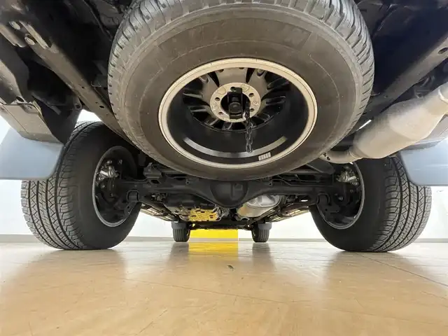 トヨタ ランドクルーザー プラド TX Lパッケージ マットブラED 群馬県 2023(令5)年 0.6万km ホワイトパールクリスタルシャイン サンルーフ/トヨタセーフティセンス/・プリクラッシュセーフティ/・レーンディパーチャーアラート/・オートマチックハイビーム/・レーダークルーズコントロール/・ロードサインアシスト/・ブラインドスポットモニター/・先行車発進お知らせ機能/・クリアランスソナー/純正9インチディスプレイオーディオ/・ナビキット/・BT/USB/FM.AM/・AppleCarPlay/AndroidAuto/パノラミックビューモニター/ビルドインETC/前後ドライブレコーダー/革巻きステアリング/ステアリングスイッチ/ベージュ革シート/前席パワーシート/前席ヒートシーター/前席エアーシート/スマートキー/プッシュスタート/LEDヘッドライト/フォグランプ/オートライト/USBポート/7人乗り/ルーフレール/純正18インチAW/純正フロアマット/横滑り防止システム/電動格納ウィンカーミラー