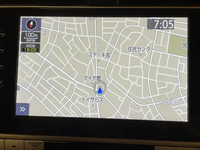 トヨタ ランドクルーザー プラド TX Lパッケージ マットブラED 群馬県 2023(令5)年 0.6万km ホワイトパールクリスタルシャイン サンルーフ/トヨタセーフティセンス/・プリクラッシュセーフティ/・レーンディパーチャーアラート/・オートマチックハイビーム/・レーダークルーズコントロール/・ロードサインアシスト/・ブラインドスポットモニター/・先行車発進お知らせ機能/・クリアランスソナー/純正9インチディスプレイオーディオ/・ナビキット/・BT/USB/FM.AM/・AppleCarPlay/AndroidAuto/パノラミックビューモニター/ビルドインETC/前後ドライブレコーダー/革巻きステアリング/ステアリングスイッチ/ベージュ革シート/前席パワーシート/前席ヒートシーター/前席エアーシート/スマートキー/プッシュスタート/LEDヘッドライト/フォグランプ/オートライト/USBポート/7人乗り/ルーフレール/純正18インチAW/純正フロアマット/横滑り防止システム/電動格納ウィンカーミラー