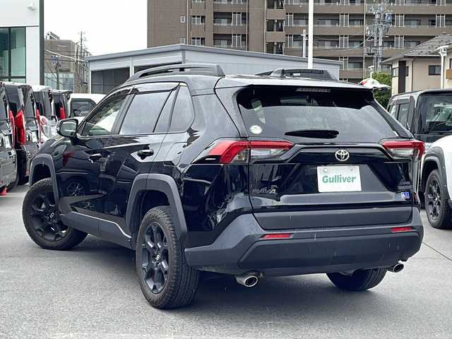 トヨタ ＲＡＶ４ アドベンチャー オフロードPKGⅡ 千葉県 2023(令5)年 1.5万km アティチュードブラックマイカ 4WD/純正10.5インチディスプレイオーディオ/（コネクティッドナビ対応）Plus/FM・AM・フルセグTV・Bluetooth Audio/AppleCarPlay対応/全方位・バックカメラ/前後ドライブレコーダー（ZDR035）/レーダークルーズコントロール/純正18インチアルミホイール/前後コーナーセンサー/トヨタセーフティセンス/ステアリングヒーター/革巻きステアリング/電動格納シート/黒レザーシート/ベンチレーション/シートヒーター/パワーシート/電動パーキング/オートホールド/LEDヘッドライト/オートハイビーム/オートライト/フォグランプ/ルーフレール/プッシュスタート/スマートキー/スペア1本/ETC2.0