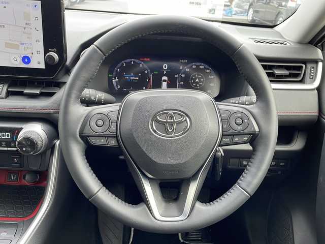 トヨタ ＲＡＶ４ アドベンチャー オフロードPKGⅡ 千葉県 2023(令5)年 1.5万km アティチュードブラックマイカ 4WD/純正10.5インチディスプレイオーディオ/（コネクティッドナビ対応）Plus/FM・AM・フルセグTV・Bluetooth Audio/AppleCarPlay対応/全方位・バックカメラ/前後ドライブレコーダー（ZDR035）/レーダークルーズコントロール/純正18インチアルミホイール/前後コーナーセンサー/トヨタセーフティセンス/ステアリングヒーター/革巻きステアリング/電動格納シート/黒レザーシート/ベンチレーション/シートヒーター/パワーシート/電動パーキング/オートホールド/LEDヘッドライト/オートハイビーム/オートライト/フォグランプ/ルーフレール/プッシュスタート/スマートキー/スペア1本/ETC2.0