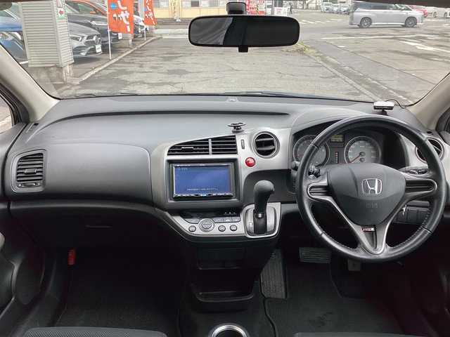 ホンダ ストリーム RSZ 鹿児島県 2008(平20)年 10.4万km ナイトホークブラックパール バックカメラ/ETC/パドルシフト/純正１７インチAW/電動格納ミラー/オートエアコン/革巻きステアリング/ドアバイザー