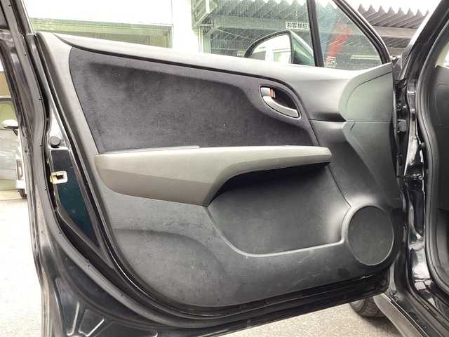 ホンダ ストリーム RSZ 鹿児島県 2008(平20)年 10.4万km ナイトホークブラックパール バックカメラ/ETC/パドルシフト/純正１７インチAW/電動格納ミラー/オートエアコン/革巻きステアリング/ドアバイザー