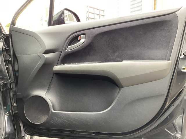 ホンダ ストリーム RSZ 鹿児島県 2008(平20)年 10.4万km ナイトホークブラックパール バックカメラ/ETC/パドルシフト/純正１７インチAW/電動格納ミラー/オートエアコン/革巻きステアリング/ドアバイザー