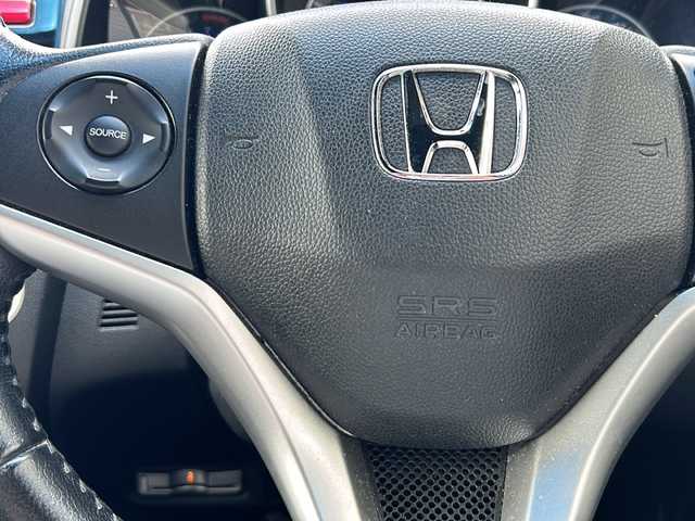 ホンダ フィット RS 山形県 2014(平26)年 12.7万km プレミアムホワイトパール バックカメラ/横滑り防止装置/クルーズコントロール/前方ドライブレコーダー/コムテックレーダー探知機/9インチ純正ナビ/（Bluetooth/フルセグ/AM/FM)/テレビキャンセラー/社外ETC/ステアリングスイッチ/パドルシフト/純正フロアマット/スマートキー×2/オートLEDライト/フォグランプ/電動格納ミラー/社外冬タイヤ積込み/（185/60/R15)