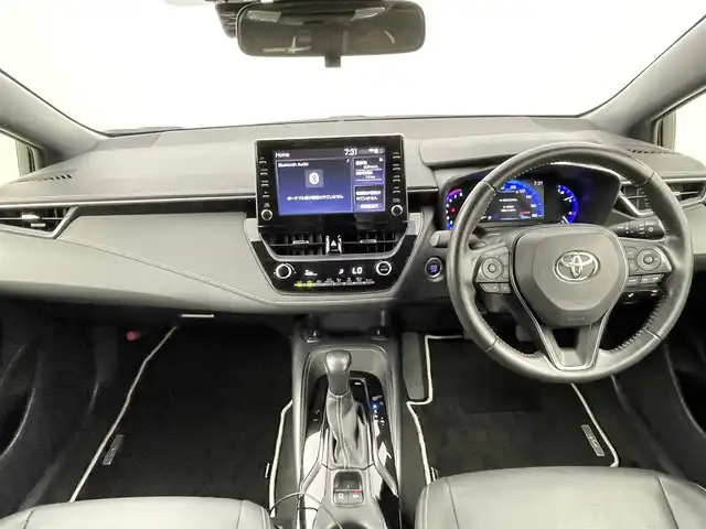 トヨタ カローラ ダブルバイビー 千葉県 2021(令3)年 3.2万km ホワイトパールクリスタルシャイン セーフティセンス（予防安全パッケージ）/・プリクラッシュセーフティ/（歩行者／自転車運転者検知機能付衝突回避支援タイプ）/・レーントレーシングアシスト/・全車速追従機能付レーダークルーズコントロール/・オートマチックハイビーム/・ロードサインアシスト/ブラインドスポットモニター/純正9インチディスプレイオーディオ/・Bluetooth接続/・バックカメラ/合皮レザーシート/・シートヒーター/ステアリングヒーター/スマートキー/LEDヘッドライト/フォグランプ/前後コーナーセンサー/ビルトインETC