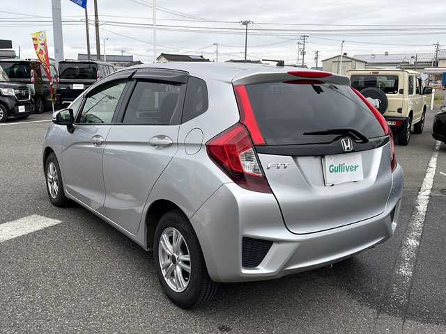 ホンダ フィット 13G Lパッケージ 新潟県 2015(平27)年 2.8万km アラバスターシルバーメタリック 純正ナビ/（TV/DVD/Bluetooth）/衝突軽減/バックカメラ/プッシュスタート/アイドリングストップ/ETC/ステアリングスイッチ/シガーソケット/フロアマット/オートライト/ウィンカーミラー/電格ミラー/ドアバイザー/スペアキー×１