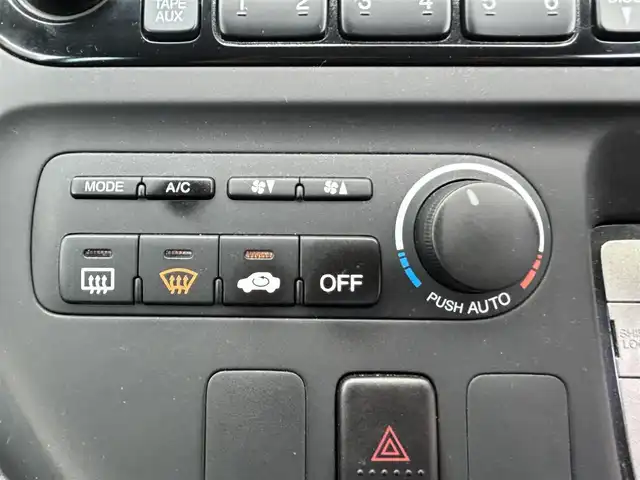 ホンダ アヴァンシア V 奈良県 2002(平14)年 11.2万km プレミアムホワイトパール ユーザー買取車/オーディオプレイヤ―/プレミアムサウンド/V6エンジン/ハーフレザー/パワーシート/社外フロアマット/AAC/Pステアリング/Pウィンドウ/Wエアバック/リモコンキー/保証書/取扱説明書