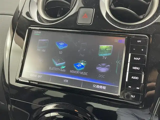 日産 ノート e－パワー X 熊本県 2018(平30)年 4万km ブリリアントホワイトパール 社外ナビCN-RE04WD（ＣＤ・ＤＶＤ・フルセグ・ＢＴ）/ＥＴＣ　/バックカメラ　/社外前方ドライブレコーダー　/前後クリアランスソナー　/衝突軽減ブレーキ　/レーンキープアシスト　/横滑り防止　/パーキングアシスト/電動格納ミラー　/純正フロアマット/純正１５インチAW/オートライト/スマートキー/プッシュスタート