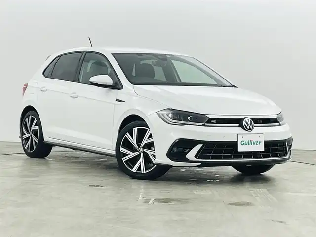 フォルクスワーゲン ＶＷ ポロ TSI Rライン 福島県 2022(令4)年 3万km ピュアホワイト 純正ナビゲーション/・FM/AM/BT/USB/・ビルトインETC2.0/・バックカメラ/・前後ドライブレコーダー/ハーフレザーシート/革巻きステアリング/・ステアリングスイッチ/・パドルシフト/・クルーズコントロール追従/ブラインドスポットモニター/クリアランスソナー/パークトロニック/アイドリングストップ/電動格納ミラー/・ウィンカーミラー/プッシュスタート/・スマートキー/LEDヘッドライト/・フォグランプ/・オートライト/純正フロアマット/純正17インチAW/積込みスタッドレスタイヤ