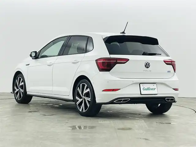 フォルクスワーゲン ＶＷ ポロ TSI Rライン 福島県 2022(令4)年 3万km ピュアホワイト 純正ナビゲーション/・FM/AM/BT/USB/・ビルトインETC2.0/・バックカメラ/・前後ドライブレコーダー/ハーフレザーシート/革巻きステアリング/・ステアリングスイッチ/・パドルシフト/・クルーズコントロール追従/ブラインドスポットモニター/クリアランスソナー/パークトロニック/アイドリングストップ/電動格納ミラー/・ウィンカーミラー/プッシュスタート/・スマートキー/LEDヘッドライト/・フォグランプ/・オートライト/純正フロアマット/純正17インチAW/積込みスタッドレスタイヤ