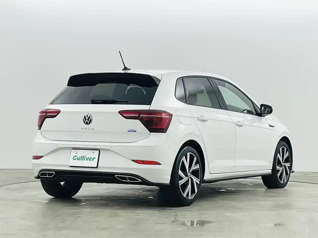 フォルクスワーゲン ＶＷ ポロ TSI Rライン 福島県 2022(令4)年 3万km ピュアホワイト 純正ナビゲーション/・FM/AM/BT/USB/・ビルトインETC2.0/・バックカメラ/・前後ドライブレコーダー/ハーフレザーシート/革巻きステアリング/・ステアリングスイッチ/・パドルシフト/・クルーズコントロール追従/ブラインドスポットモニター/クリアランスソナー/パークトロニック/アイドリングストップ/電動格納ミラー/・ウィンカーミラー/プッシュスタート/・スマートキー/LEDヘッドライト/・フォグランプ/・オートライト/純正フロアマット/純正17インチAW/積込みスタッドレスタイヤ