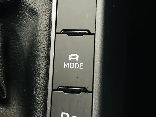 フォルクスワーゲン ＶＷ ポロ TSI Rライン 福島県 2022(令4)年 3万km ピュアホワイト 純正ナビゲーション/・FM/AM/BT/USB/・ビルトインETC2.0/・バックカメラ/・前後ドライブレコーダー/ハーフレザーシート/革巻きステアリング/・ステアリングスイッチ/・パドルシフト/・クルーズコントロール追従/ブラインドスポットモニター/クリアランスソナー/パークトロニック/アイドリングストップ/電動格納ミラー/・ウィンカーミラー/プッシュスタート/・スマートキー/LEDヘッドライト/・フォグランプ/・オートライト/純正フロアマット/純正17インチAW/積込みスタッドレスタイヤ