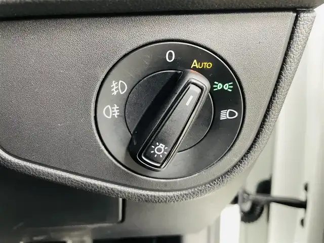 フォルクスワーゲン ＶＷ ポロ TSI Rライン 福島県 2022(令4)年 3万km ピュアホワイト 純正ナビゲーション/・FM/AM/BT/USB/・ビルトインETC2.0/・バックカメラ/・前後ドライブレコーダー/ハーフレザーシート/革巻きステアリング/・ステアリングスイッチ/・パドルシフト/・クルーズコントロール追従/ブラインドスポットモニター/クリアランスソナー/パークトロニック/アイドリングストップ/電動格納ミラー/・ウィンカーミラー/プッシュスタート/・スマートキー/LEDヘッドライト/・フォグランプ/・オートライト/純正フロアマット/純正17インチAW/積込みスタッドレスタイヤ