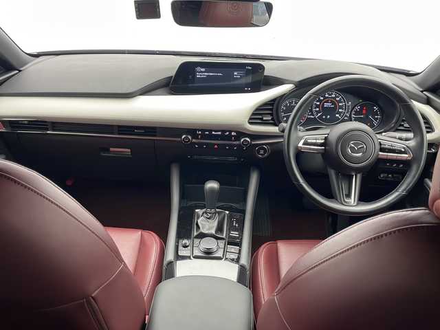 マツダ マツダ３ファストバック 20S 100周年特別記念車 千葉県 2021(令3)年 1.3万km ソウルレッドクリスタルM 純正メーカーナビ/CD DVD BT フルセグ HDMI/AppleCarPlay AndroidAuto/BOSEサウンド/衝突軽減ブレーキ/レーダークルーズコントロール/レーンキープアシスト/クリアランスソナー/全方位カメラ/ブラインドスポットモニター/ヘッドアップディスプレイ/レザーシート/運転席メモリ機能付きパワーシート/前席シートヒーター/ステアリングヒーター/ETC/前方ドライブレコーダー/LEDヘッドライト/スマートキー/プッシュスタート