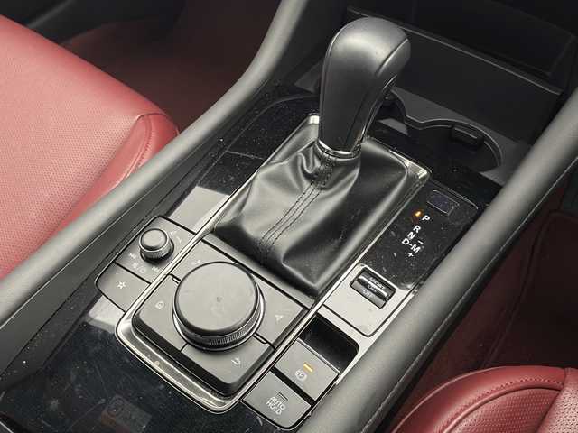 マツダ マツダ３ファストバック 20S 100周年特別記念車 千葉県 2021(令3)年 1.3万km ソウルレッドクリスタルM 純正メーカーナビ/CD DVD BT フルセグ HDMI/AppleCarPlay AndroidAuto/BOSEサウンド/衝突軽減ブレーキ/レーダークルーズコントロール/レーンキープアシスト/クリアランスソナー/全方位カメラ/ブラインドスポットモニター/ヘッドアップディスプレイ/レザーシート/運転席メモリ機能付きパワーシート/前席シートヒーター/ステアリングヒーター/ETC/前方ドライブレコーダー/LEDヘッドライト/スマートキー/プッシュスタート