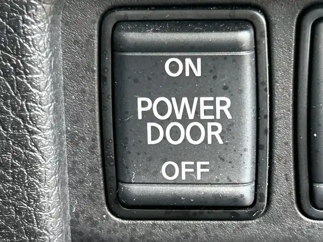 日産 エクストレイル 20X 岡山県 2017(平29)年 8.1万km ダイヤモンドブラック 登録時走行距離80707km/禁煙車/純正ナビ(MJ117D-W)/　(CD/フルセグTV/Bluetooth)/バックカメラ/ビルトインETC/パワーバックドア/ステアリングスイッチ/純正LEDヘッドライト/フォグライト/オートライト/プッシュスタート/スマートキー/アイドリングストップ/純正アルミホイール 18インチ/ドアバイザー/ドライブレコーダー/電動格納ミラー/ミラーヒーター/純正フロアマット/横滑防止装置/盗難防止装置/ドライブレコーダー取扱説明書/ナビゲーション取扱説明書/取扱説明書