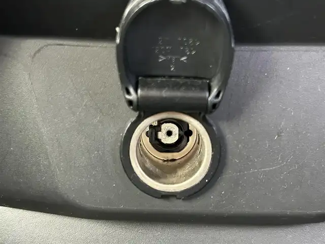 日産 エクストレイル 20X 岡山県 2017(平29)年 8.1万km ダイヤモンドブラック 登録時走行距離80707km/禁煙車/純正ナビ(MJ117D-W)/　(CD/フルセグTV/Bluetooth)/バックカメラ/ビルトインETC/パワーバックドア/ステアリングスイッチ/純正LEDヘッドライト/フォグライト/オートライト/プッシュスタート/スマートキー/アイドリングストップ/純正アルミホイール 18インチ/ドアバイザー/ドライブレコーダー/電動格納ミラー/ミラーヒーター/純正フロアマット/横滑防止装置/盗難防止装置/ドライブレコーダー取扱説明書/ナビゲーション取扱説明書/取扱説明書