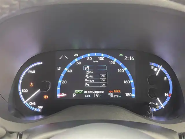 トヨタ ヤリスクロス ハイブリッド Z 熊本県 2021(令3)年 3.5万km ブラックマイカ/ホワイトパールクリスタルシャイン 2トーン 禁煙車　/純正ナビ（ＡＭ・ＦＭ・ＢＴ・フルセグ）/全方位カメラ　/ビルトインＥＴＣ　/前席シートヒーター　/運転席パワーシート　/ステアリングヒーター/前後クリアランスソナー　/トヨタセーフティーセンス/・レーダークルーズコントロール/・プリクラッシュセーフティ/・レーンキープアシスト/・標識認識機能/・ブラインドスポットモニター/横滑り防止/前後クリアランスソナー/AC100充電/純正フロアマット/純正１８インチAW/オートライト/オートマチックハイビーム/LEDヘッドライト/スマートキー/プッシュスタート/スペアキー1本/保証書　/取扱説明書