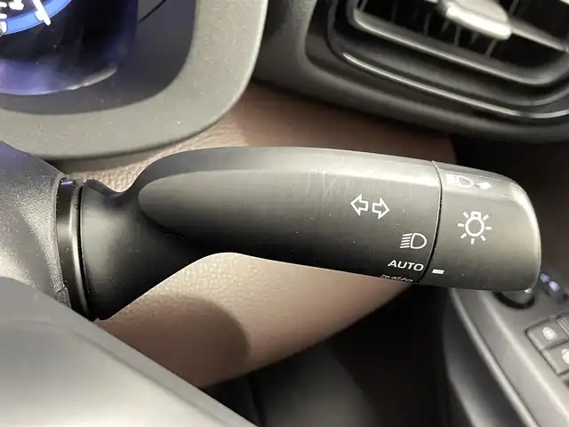 トヨタ ヤリスクロス ハイブリッド Z 熊本県 2021(令3)年 3.5万km ブラックマイカ/ホワイトパールクリスタルシャイン 2トーン 禁煙車　/純正ナビ（ＡＭ・ＦＭ・ＢＴ・フルセグ）/全方位カメラ　/ビルトインＥＴＣ　/前席シートヒーター　/運転席パワーシート　/ステアリングヒーター/前後クリアランスソナー　/トヨタセーフティーセンス/・レーダークルーズコントロール/・プリクラッシュセーフティ/・レーンキープアシスト/・標識認識機能/・ブラインドスポットモニター/横滑り防止/前後クリアランスソナー/AC100充電/純正フロアマット/純正１８インチAW/オートライト/オートマチックハイビーム/LEDヘッドライト/スマートキー/プッシュスタート/スペアキー1本/保証書　/取扱説明書