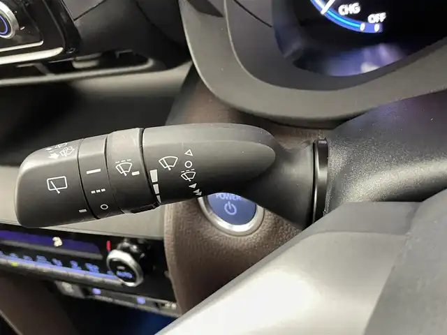 トヨタ ヤリスクロス ハイブリッド Z 熊本県 2021(令3)年 3.5万km ブラックマイカ/ホワイトパールクリスタルシャイン 2トーン 禁煙車　/純正ナビ（ＡＭ・ＦＭ・ＢＴ・フルセグ）/全方位カメラ　/ビルトインＥＴＣ　/前席シートヒーター　/運転席パワーシート　/ステアリングヒーター/前後クリアランスソナー　/トヨタセーフティーセンス/・レーダークルーズコントロール/・プリクラッシュセーフティ/・レーンキープアシスト/・標識認識機能/・ブラインドスポットモニター/横滑り防止/前後クリアランスソナー/AC100充電/純正フロアマット/純正１８インチAW/オートライト/オートマチックハイビーム/LEDヘッドライト/スマートキー/プッシュスタート/スペアキー1本/保証書　/取扱説明書