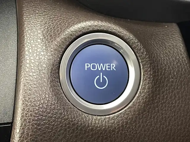 トヨタ ヤリスクロス ハイブリッド Z 熊本県 2021(令3)年 3.5万km ブラックマイカ/ホワイトパールクリスタルシャイン 2トーン 禁煙車　/純正ナビ（ＡＭ・ＦＭ・ＢＴ・フルセグ）/全方位カメラ　/ビルトインＥＴＣ　/前席シートヒーター　/運転席パワーシート　/ステアリングヒーター/前後クリアランスソナー　/トヨタセーフティーセンス/・レーダークルーズコントロール/・プリクラッシュセーフティ/・レーンキープアシスト/・標識認識機能/・ブラインドスポットモニター/横滑り防止/前後クリアランスソナー/AC100充電/純正フロアマット/純正１８インチAW/オートライト/オートマチックハイビーム/LEDヘッドライト/スマートキー/プッシュスタート/スペアキー1本/保証書　/取扱説明書