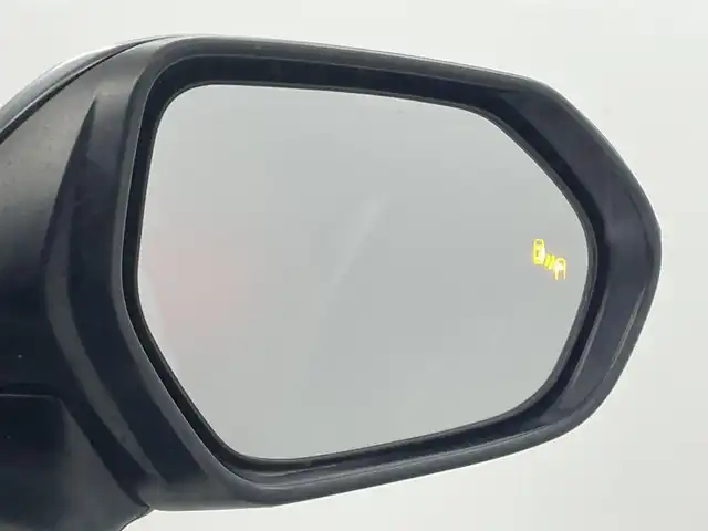 トヨタ ヤリスクロス ハイブリッド Z 熊本県 2021(令3)年 3.5万km ブラックマイカ/ホワイトパールクリスタルシャイン 2トーン 禁煙車　/純正ナビ（ＡＭ・ＦＭ・ＢＴ・フルセグ）/全方位カメラ　/ビルトインＥＴＣ　/前席シートヒーター　/運転席パワーシート　/ステアリングヒーター/前後クリアランスソナー　/トヨタセーフティーセンス/・レーダークルーズコントロール/・プリクラッシュセーフティ/・レーンキープアシスト/・標識認識機能/・ブラインドスポットモニター/横滑り防止/前後クリアランスソナー/AC100充電/純正フロアマット/純正１８インチAW/オートライト/オートマチックハイビーム/LEDヘッドライト/スマートキー/プッシュスタート/スペアキー1本/保証書　/取扱説明書