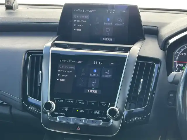 トヨタ クラウン ハイブリッド G 熊本県 2018(平30)年 4.4万km ホワイトパールクリスタルシャイン 純正ナビ/・AM/FM/CD/DVD/BT/・フルセグTV/・TVキャンセラー/・全方位カメラ/デジタルインナーミラーー/トヨタセーフティーセンス/・プリクラッシュセーフティ/・レーダークルーズコントロール/・レーントレーシングアシスト/・オートマチックハイビーム/・ロードサインアシスト/・ドライバー異常対応システム/・リクロストラフィックアラート/ヘッドアップディスプレイ/ブラインドスポットミニター/電動パーキングブレーキ/・ブレーキホールド/LEDライト/・フォグランプ/走行モード切替/・ECO/ノーマル/sports/snow/EV/電動格納ミラー/・ウィンカーミラー/革巻きステアリング/・ステアリングスイッチ/・オートアウェイ機能/革シート/D＋N席パワーシート/・ドライビングポジション・メモリー/前席シートヒーター/ビルトインETC/前方ドライブレコーダー/純正17インチAW/純正フロアマット/プッシュスタート/・スマートキー