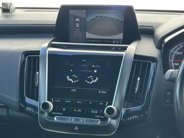 トヨタ クラウン ハイブリッド G 熊本県 2018(平30)年 4.4万km ホワイトパールクリスタルシャイン 純正ナビ/・AM/FM/CD/DVD/BT/・フルセグTV/・TVキャンセラー/・全方位カメラ/デジタルインナーミラーー/トヨタセーフティーセンス/・プリクラッシュセーフティ/・レーダークルーズコントロール/・レーントレーシングアシスト/・オートマチックハイビーム/・ロードサインアシスト/・ドライバー異常対応システム/・リクロストラフィックアラート/ヘッドアップディスプレイ/ブラインドスポットミニター/電動パーキングブレーキ/・ブレーキホールド/LEDライト/・フォグランプ/走行モード切替/・ECO/ノーマル/sports/snow/EV/電動格納ミラー/・ウィンカーミラー/革巻きステアリング/・ステアリングスイッチ/・オートアウェイ機能/革シート/D＋N席パワーシート/・ドライビングポジション・メモリー/前席シートヒーター/ビルトインETC/前方ドライブレコーダー/純正17インチAW/純正フロアマット/プッシュスタート/・スマートキー