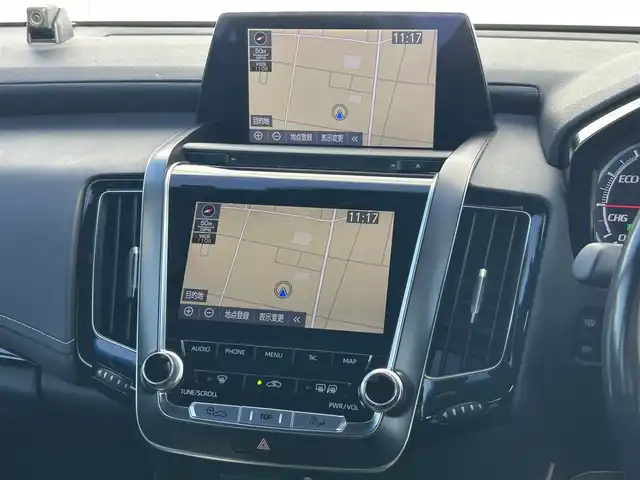 トヨタ クラウン ハイブリッド G 熊本県 2018(平30)年 4.4万km ホワイトパールクリスタルシャイン 純正ナビ/・AM/FM/CD/DVD/BT/・フルセグTV/・TVキャンセラー/・全方位カメラ/デジタルインナーミラーー/トヨタセーフティーセンス/・プリクラッシュセーフティ/・レーダークルーズコントロール/・レーントレーシングアシスト/・オートマチックハイビーム/・ロードサインアシスト/・ドライバー異常対応システム/・リクロストラフィックアラート/ヘッドアップディスプレイ/ブラインドスポットミニター/電動パーキングブレーキ/・ブレーキホールド/LEDライト/・フォグランプ/走行モード切替/・ECO/ノーマル/sports/snow/EV/電動格納ミラー/・ウィンカーミラー/革巻きステアリング/・ステアリングスイッチ/・オートアウェイ機能/革シート/D＋N席パワーシート/・ドライビングポジション・メモリー/前席シートヒーター/ビルトインETC/前方ドライブレコーダー/純正17インチAW/純正フロアマット/プッシュスタート/・スマートキー