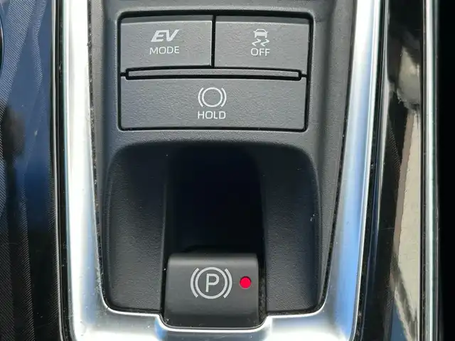 トヨタ クラウン ハイブリッド G 熊本県 2018(平30)年 4.4万km ホワイトパールクリスタルシャイン 純正ナビ/・AM/FM/CD/DVD/BT/・フルセグTV/・TVキャンセラー/・全方位カメラ/デジタルインナーミラーー/トヨタセーフティーセンス/・プリクラッシュセーフティ/・レーダークルーズコントロール/・レーントレーシングアシスト/・オートマチックハイビーム/・ロードサインアシスト/・ドライバー異常対応システム/・リクロストラフィックアラート/ヘッドアップディスプレイ/ブラインドスポットミニター/電動パーキングブレーキ/・ブレーキホールド/LEDライト/・フォグランプ/走行モード切替/・ECO/ノーマル/sports/snow/EV/電動格納ミラー/・ウィンカーミラー/革巻きステアリング/・ステアリングスイッチ/・オートアウェイ機能/革シート/D＋N席パワーシート/・ドライビングポジション・メモリー/前席シートヒーター/ビルトインETC/前方ドライブレコーダー/純正17インチAW/純正フロアマット/プッシュスタート/・スマートキー