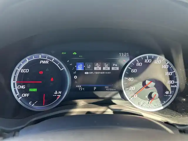 トヨタ クラウン ハイブリッド G 熊本県 2018(平30)年 4.4万km ホワイトパールクリスタルシャイン 純正ナビ/・AM/FM/CD/DVD/BT/・フルセグTV/・TVキャンセラー/・全方位カメラ/デジタルインナーミラーー/トヨタセーフティーセンス/・プリクラッシュセーフティ/・レーダークルーズコントロール/・レーントレーシングアシスト/・オートマチックハイビーム/・ロードサインアシスト/・ドライバー異常対応システム/・リクロストラフィックアラート/ヘッドアップディスプレイ/ブラインドスポットミニター/電動パーキングブレーキ/・ブレーキホールド/LEDライト/・フォグランプ/走行モード切替/・ECO/ノーマル/sports/snow/EV/電動格納ミラー/・ウィンカーミラー/革巻きステアリング/・ステアリングスイッチ/・オートアウェイ機能/革シート/D＋N席パワーシート/・ドライビングポジション・メモリー/前席シートヒーター/ビルトインETC/前方ドライブレコーダー/純正17インチAW/純正フロアマット/プッシュスタート/・スマートキー